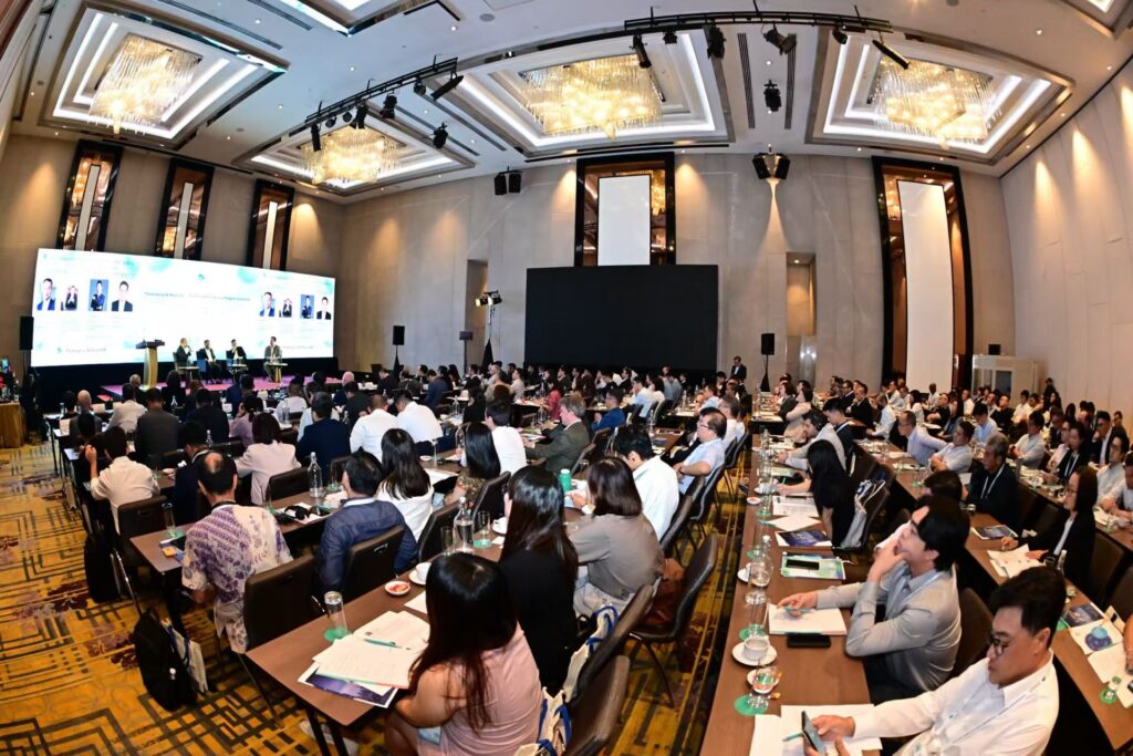 November 13th, 2024 marked the beginning of the 1st ASEAN Pulp & Paper Summit, and ROXCEL was the one of two strategic partners for this event.